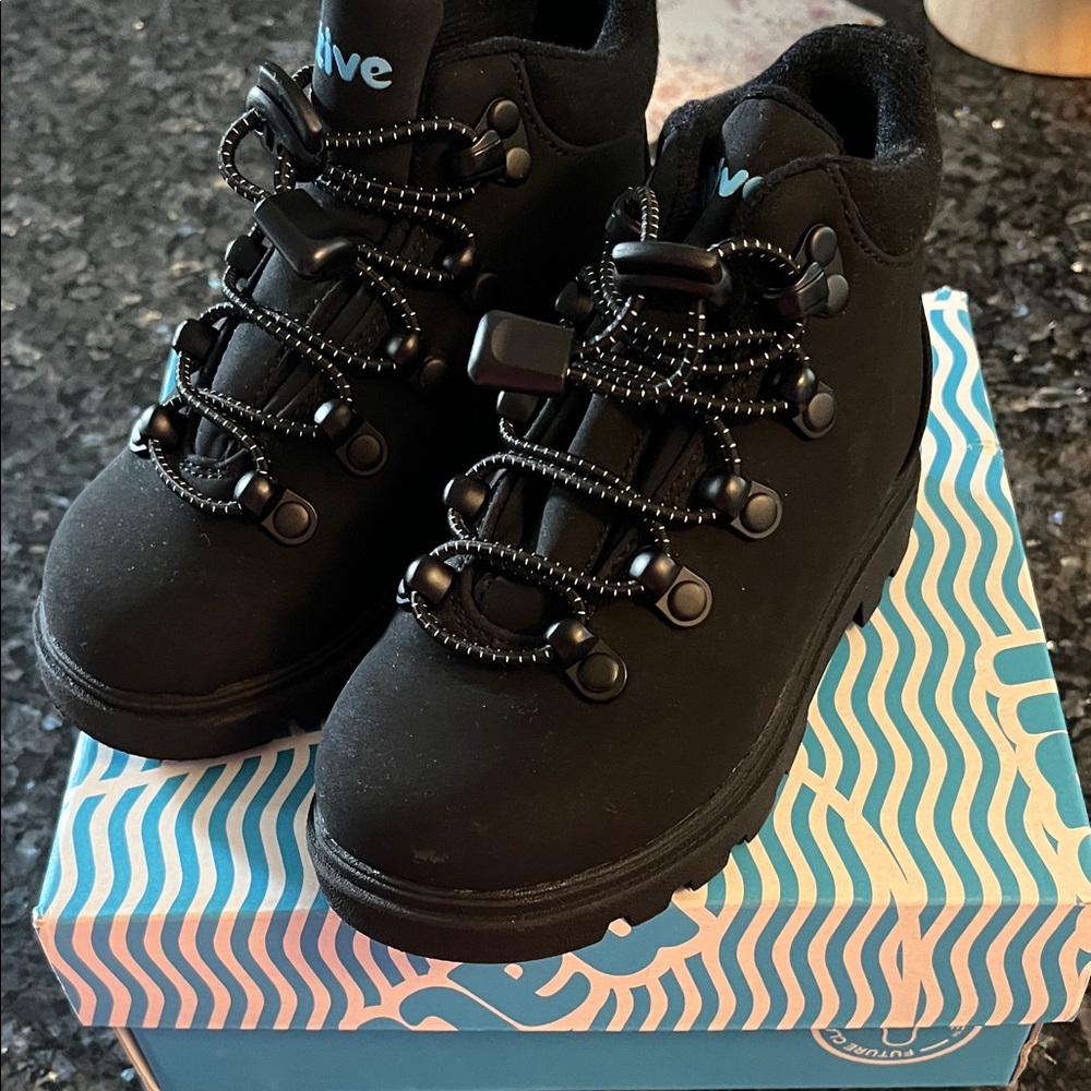 Native Shoes Kids Black Boots